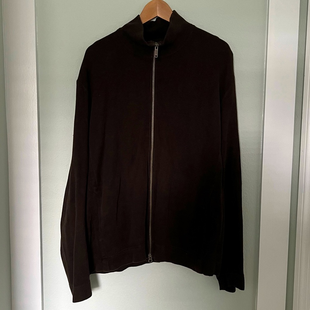Banana Republic brown full-zip jacket in brown. Size L